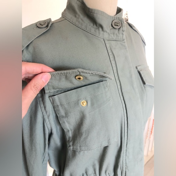 Tommy Hilfiger utility jacket. - Picture 4 of 10